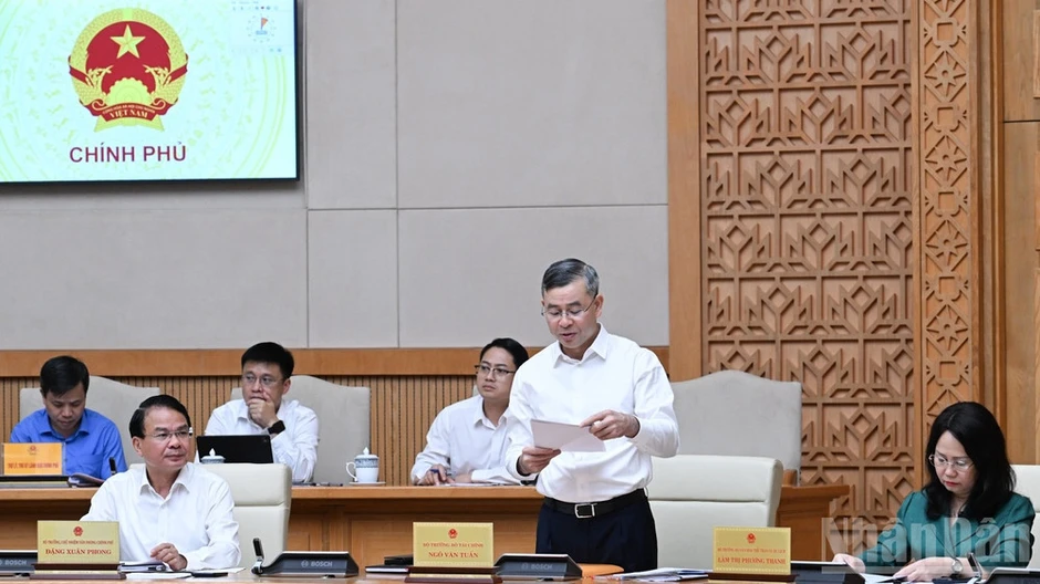Có giải pháp hiệu quả giữ vững ổn định kinh tế vĩ mô, bảo đảm tăng trưởng và giải ngân vốn đầu tư công Có giải pháp hiệu quả giữ vững ổn định kinh tế vĩ mô, bảo đảm tăng trưởng và giải ngân vốn đầu tư công