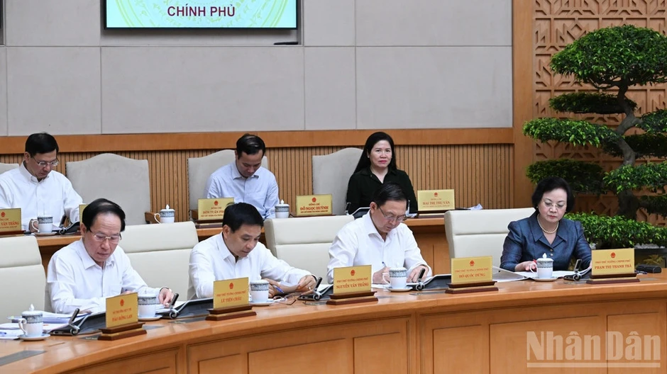 Có giải pháp hiệu quả giữ vững ổn định kinh tế vĩ mô, bảo đảm tăng trưởng và giải ngân vốn đầu tư công Có giải pháp hiệu quả giữ vững ổn định kinh tế vĩ mô, bảo đảm tăng trưởng và giải ngân vốn đầu tư công