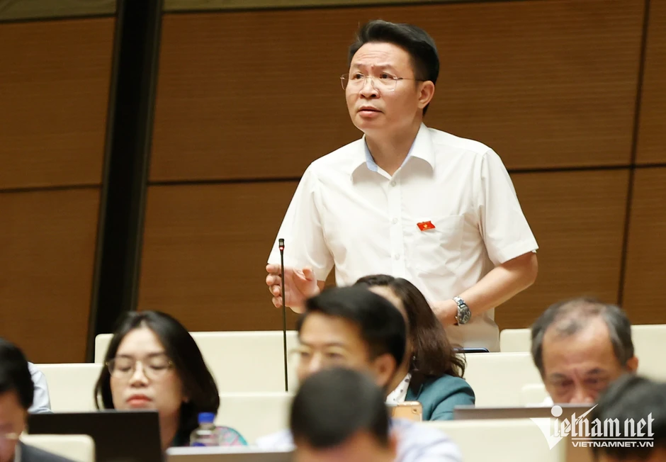 Có nên giữ quy định người đi công chứng phải chụp ảnh với công chứng viên? Có nên giữ quy định người đi công chứng phải chụp ảnh với công chứng viên?