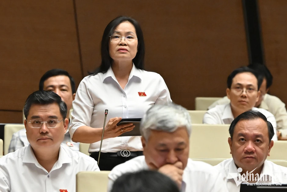Có nên giữ quy định người đi công chứng phải chụp ảnh với công chứng viên? Có nên giữ quy định người đi công chứng phải chụp ảnh với công chứng viên?