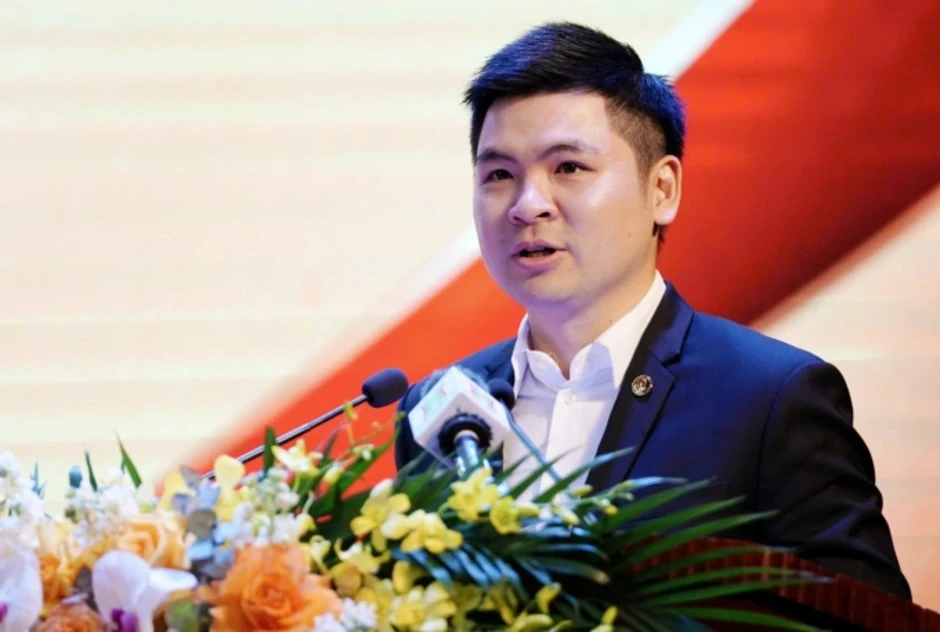 Con trai bầu Hiển cam kết phát triển bóng đá học đường - Báo TinVina Con trai bầu Hiển cam kết phát triển bóng đá học đường - Báo TinVina