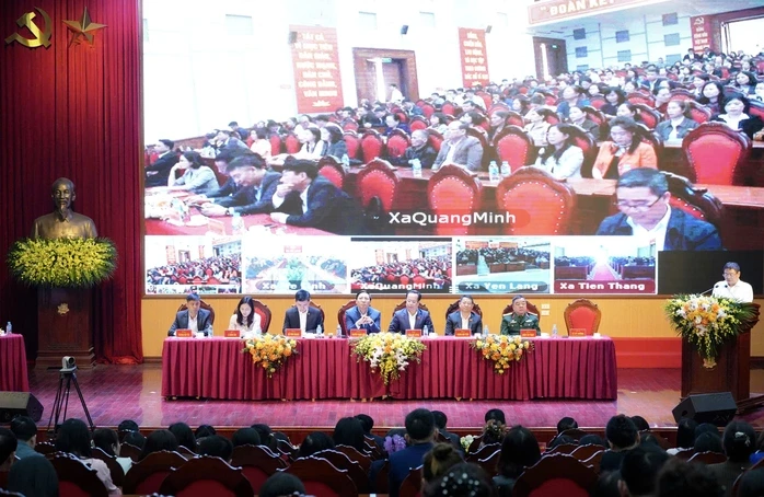 Con trai bầu Hiển nói gì khi ra ứng cử đại biểu HĐND TP Hà Nội? Con trai bầu Hiển nói gì khi ra ứng cử đại biểu HĐND TP Hà Nội?