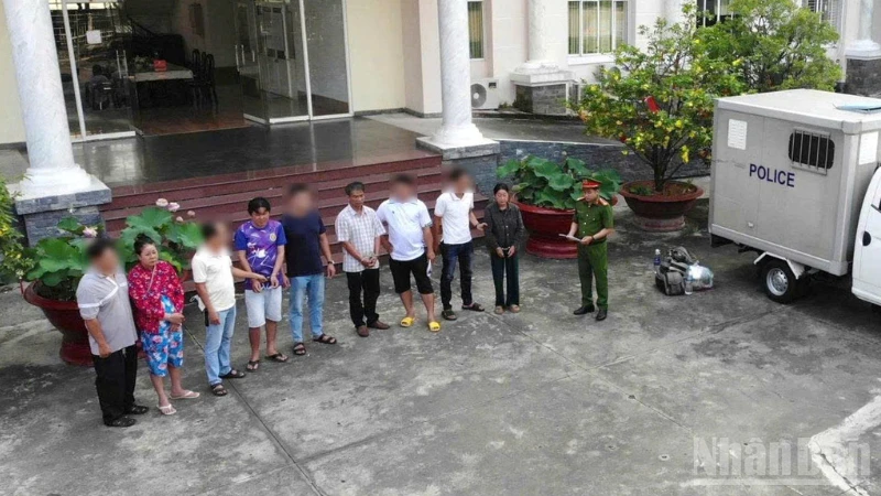 Công an Cần Thơ vững bản lĩnh, trọn nghĩa tình với nhân dân Công an Cần Thơ vững bản lĩnh, trọn nghĩa tình với nhân dân