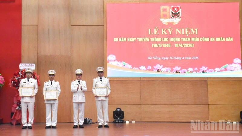 Công an Đà Nẵng kỷ niệm 80 năm Ngày truyền thống lực lượng Tham mưu Công an nhân dân Công an Đà Nẵng kỷ niệm 80 năm Ngày truyền thống lực lượng Tham mưu Công an nhân dân