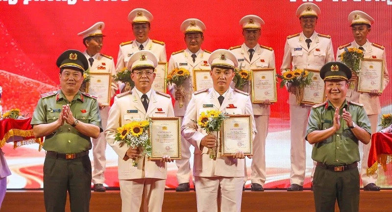 Công an Điện Biên kỷ niệm 80 năm Ngày truyền thống lực lượng An ninh nhân dân Việt Nam Công an Điện Biên kỷ niệm 80 năm Ngày truyền thống lực lượng An ninh nhân dân Việt Nam