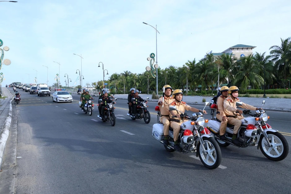 Công an tỉnh An Giang đảm bảo an ninh trật tự cho ngày bầu cử sớm tại Thổ Châu Công an tỉnh An Giang đảm bảo an ninh trật tự cho ngày bầu cử sớm tại Thổ Châu