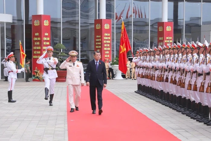 Công an TP Hải Phòng đón nhận danh hiệu Anh hùng lực lượng vũ trang nhân dân Công an TP Hải Phòng đón nhận danh hiệu Anh hùng lực lượng vũ trang nhân dân