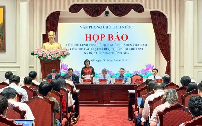 Công bố 9 luật mới, đẩy mạnh phân quyền, phân cấp và chuyển đổi số Công bố 9 luật mới, đẩy mạnh phân quyền, phân cấp và chuyển đổi số
