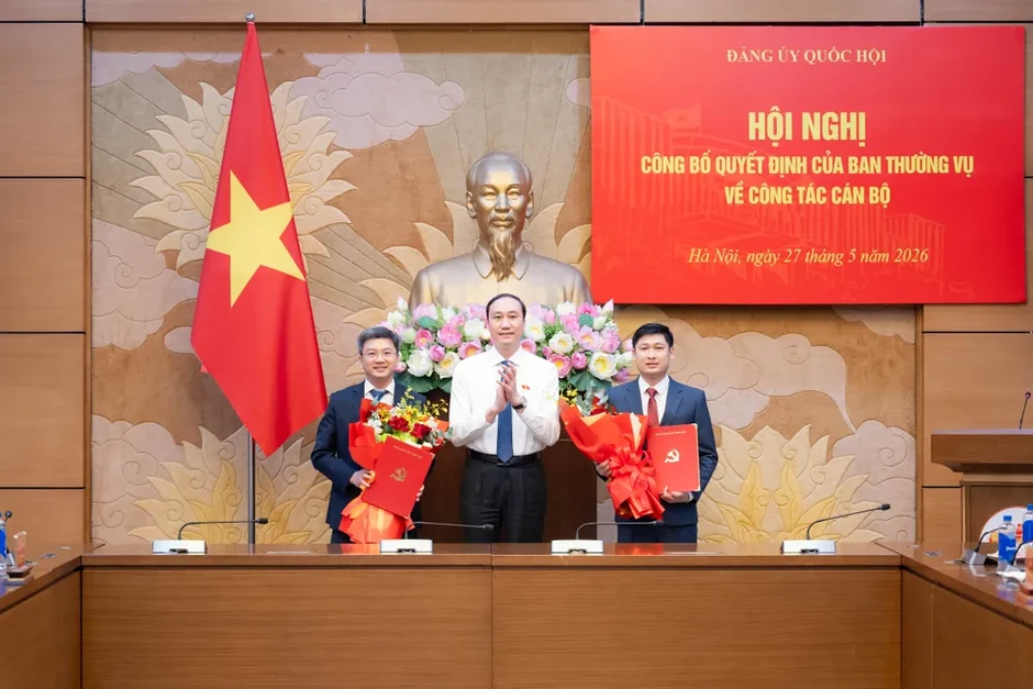 Công bố các quyết định của Ban Thường vụ Đảng ủy Quốc hội về công tác cán bộ Công bố các quyết định của Ban Thường vụ Đảng ủy Quốc hội về công tác cán bộ