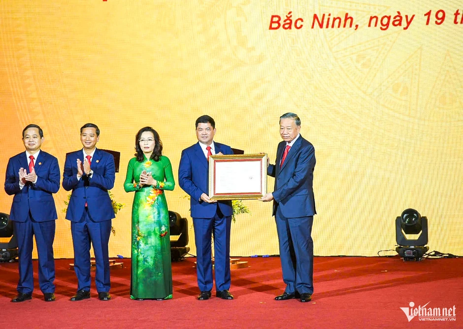 Công bố Nghị quyết thành lập thành phố Bắc Ninh Công bố Nghị quyết thành lập thành phố Bắc Ninh