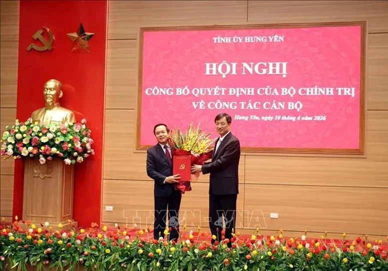 Công bố quyết định chuẩn y Bí thư Thành ủy Hải Phòng và Bí thư Tỉnh ủy Hưng Yên Công bố quyết định chuẩn y Bí thư Thành ủy Hải Phòng và Bí thư Tỉnh ủy Hưng Yên
