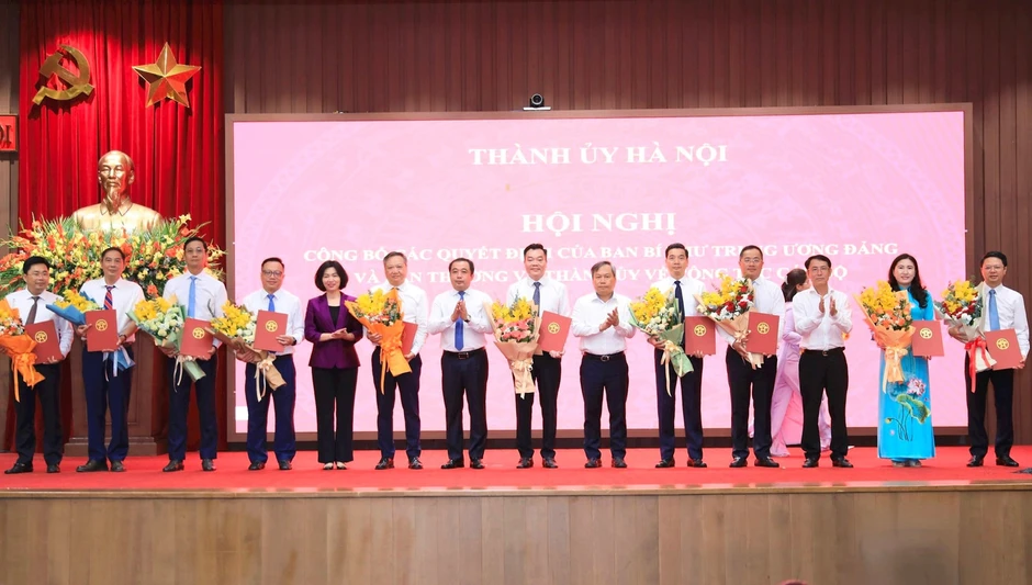 Công bố quyết định của Ban Bí thư về công tác cán bộ tại Hà Nội