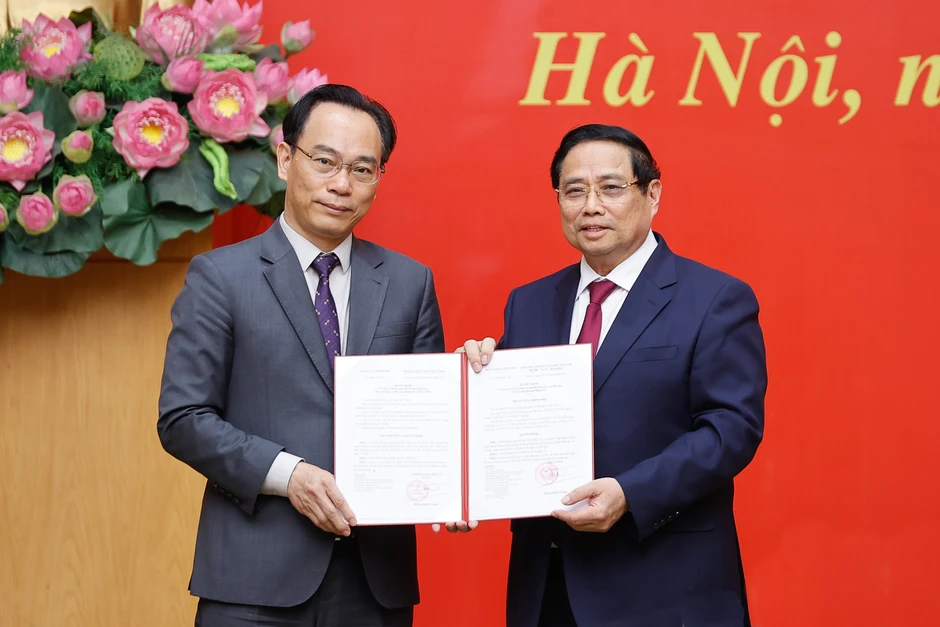 Công bố quyết định của Bộ Chính trị, Thủ tướng với 5 cán bộ Công bố quyết định của Bộ Chính trị, Thủ tướng với 5 cán bộ