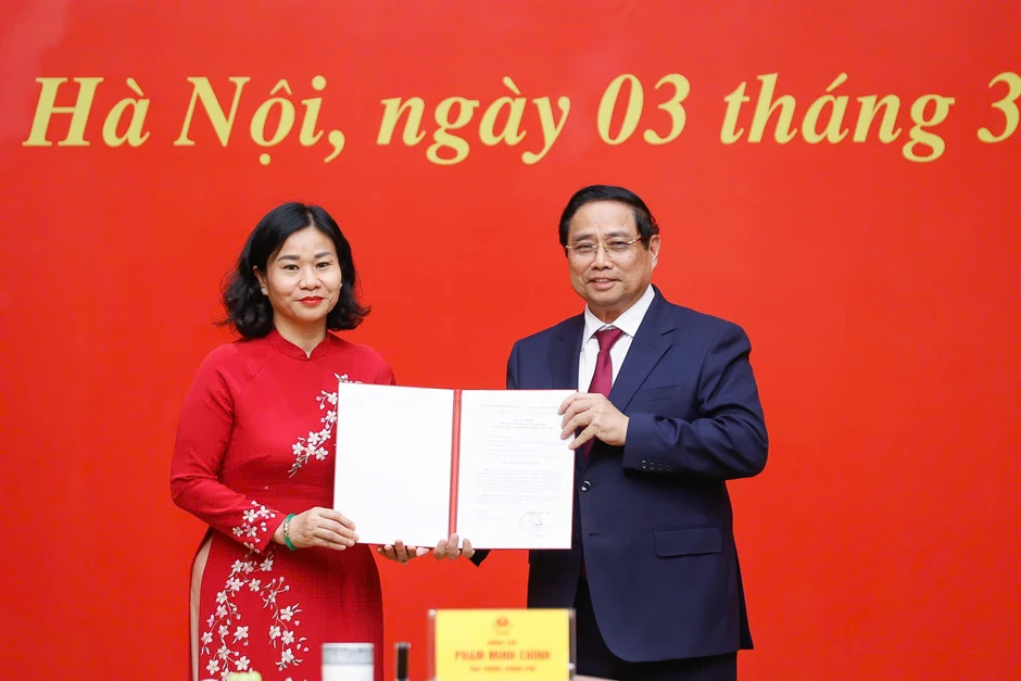 Công bố quyết định của Bộ Chính trị, Thủ tướng với 5 cán bộ Công bố quyết định của Bộ Chính trị, Thủ tướng với 5 cán bộ