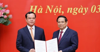 Công bố quyết định của Bộ Chính trị, Thủ tướng với 5 cán bộ