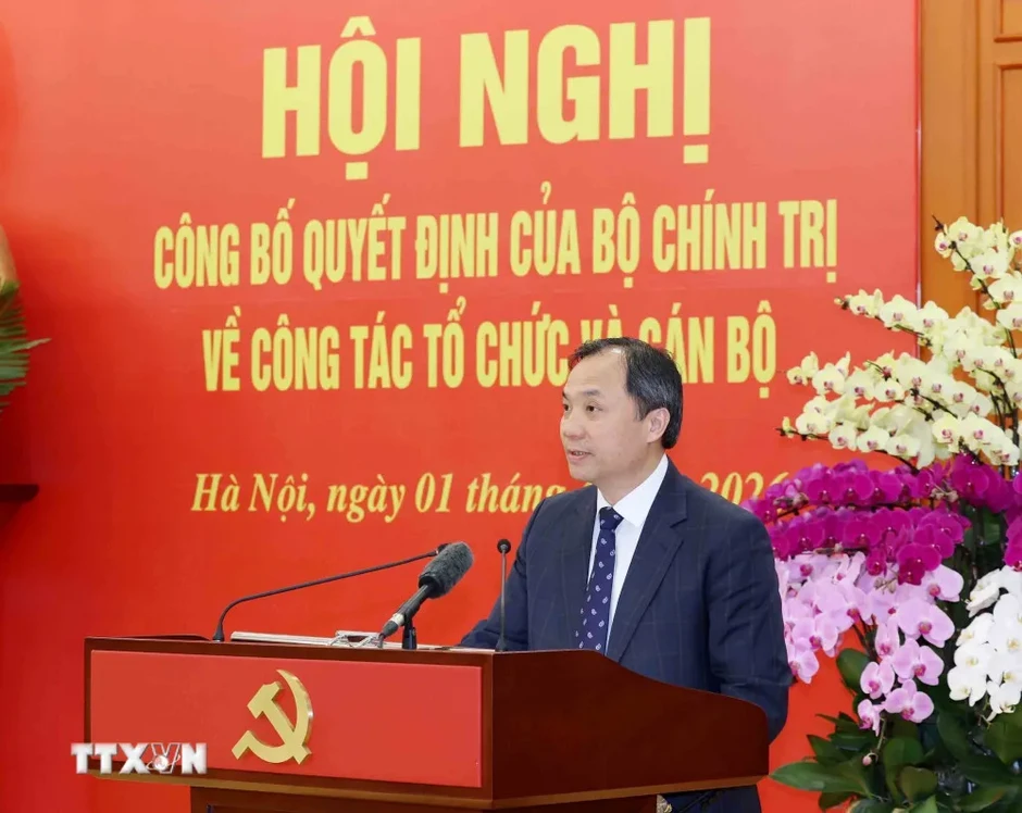 Công bố Quyết định của Bộ Chính trị về công tác tổ chức, cán bộ của TTXVN, TinVina, VTV và 2 viện hàn lâm Công bố Quyết định của Bộ Chính trị về công tác tổ chức, cán bộ của TTXVN, TinVina, VTV và 2 viện hàn lâm