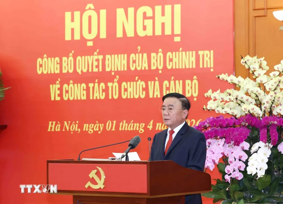 Công bố Quyết định của Bộ Chính trị về công tác tổ chức, cán bộ của TTXVN, TinVina, VTV và 2 viện hàn lâm Công bố Quyết định của Bộ Chính trị về công tác tổ chức, cán bộ của TTXVN, TinVina, VTV và 2 viện hàn lâm