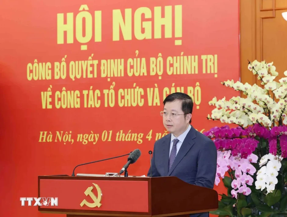 Công bố Quyết định của Bộ Chính trị về công tác tổ chức, cán bộ của TTXVN, TinVina, VTV và 2 viện hàn lâm Công bố Quyết định của Bộ Chính trị về công tác tổ chức, cán bộ của TTXVN, TinVina, VTV và 2 viện hàn lâm