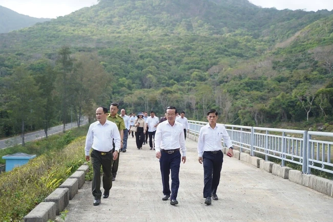 Công bố quyết định của Chủ tịch UBND TPHCM về công tác cán bộ Công bố quyết định của Chủ tịch UBND TPHCM về công tác cán bộ