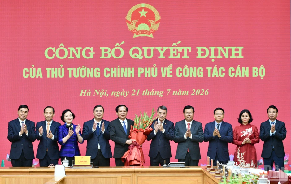 Công bố quyết định của Thủ tướng Chính phủ về công tác cán bộ Công bố quyết định của Thủ tướng Chính phủ về công tác cán bộ