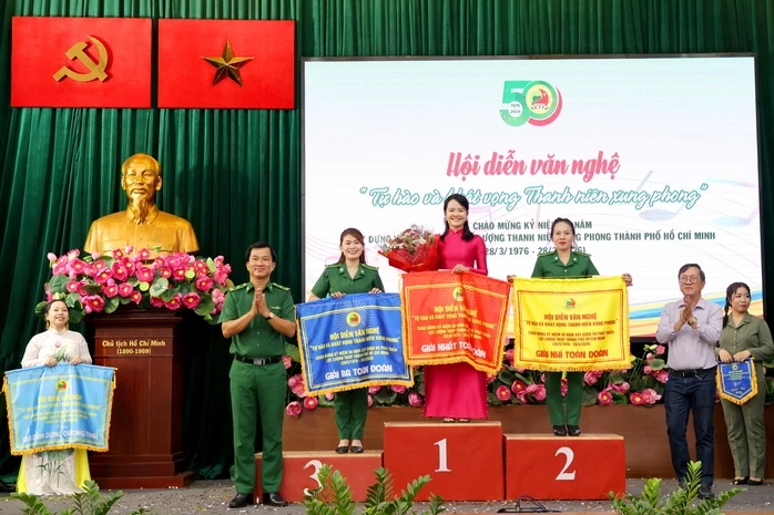 Công bố quyết định của UBND TPHCM về Lực lượng Thanh niên xung phong Công bố quyết định của UBND TPHCM về Lực lượng Thanh niên xung phong