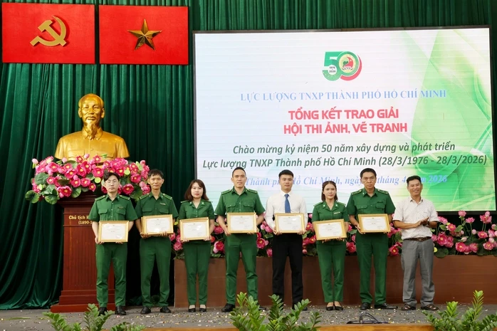 Công bố quyết định của UBND TPHCM về Lực lượng Thanh niên xung phong Công bố quyết định của UBND TPHCM về Lực lượng Thanh niên xung phong