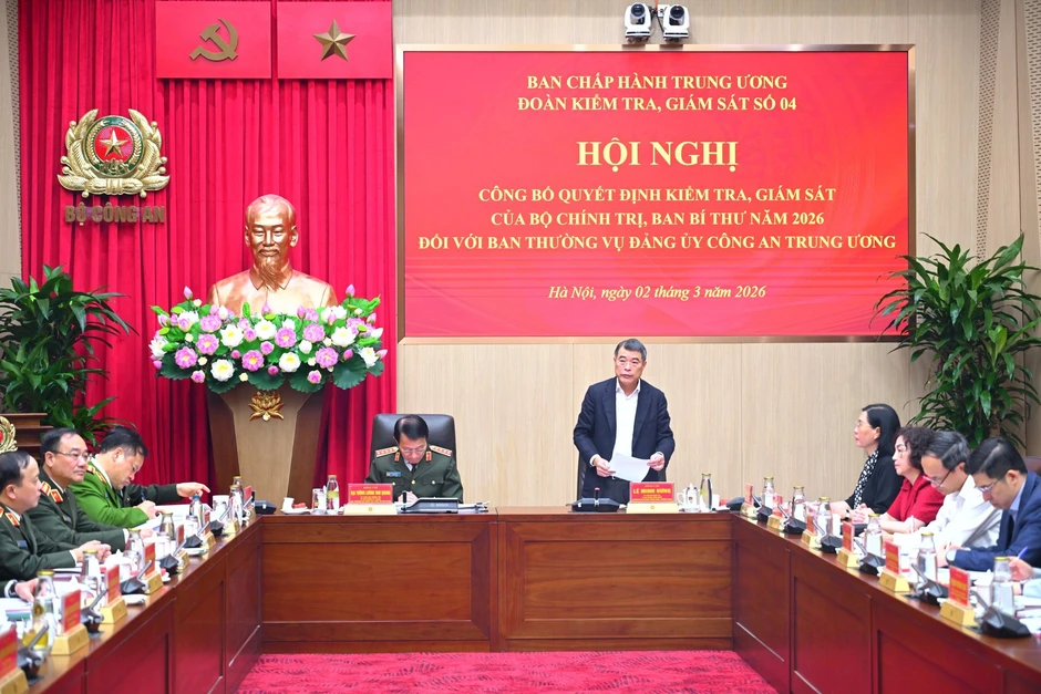 Công bố quyết định kiểm tra của Bộ Chính trị với Ban thường vụ Đảng ủy Công an Trung ương Công bố quyết định kiểm tra của Bộ Chính trị với Ban thường vụ Đảng ủy Công an Trung ương