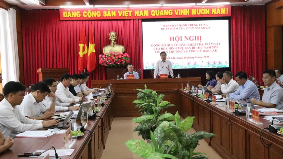 Công bố quyết định kiểm tra, giám sát của Bộ Chính trị, Ban Bí thư năm 2026 với Ban Thường vụ Tỉnh ủy Đắk Lắk Công bố quyết định kiểm tra, giám sát của Bộ Chính trị, Ban Bí thư năm 2026 với Ban Thường vụ Tỉnh ủy Đắk Lắk