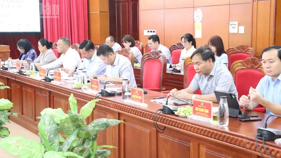 Công bố quyết định kiểm tra, giám sát của Bộ Chính trị, Ban Bí thư năm 2026 với Ban Thường vụ Tỉnh ủy Đắk Lắk Công bố quyết định kiểm tra, giám sát của Bộ Chính trị, Ban Bí thư năm 2026 với Ban Thường vụ Tỉnh ủy Đắk Lắk