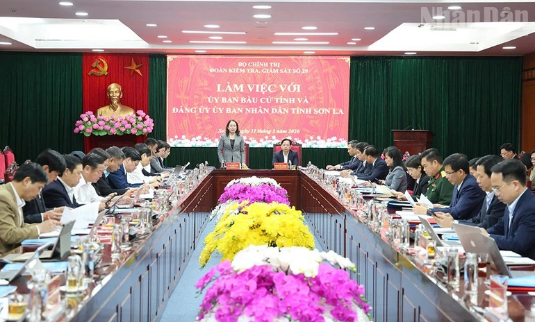 Công bố quyết định kiểm tra, giám sát của Bộ Chính trị, Ban Bí thư tại Sơn La Công bố quyết định kiểm tra, giám sát của Bộ Chính trị, Ban Bí thư tại Sơn La
