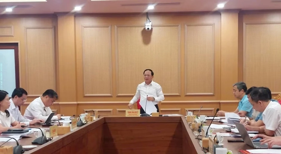 Công bố quyết định kiểm tra, giám sát đối với các Ban Thường vụ Tỉnh ủy Cao Bằng và Tuyên Quang Công bố quyết định kiểm tra, giám sát đối với các Ban Thường vụ Tỉnh ủy Cao Bằng và Tuyên Quang