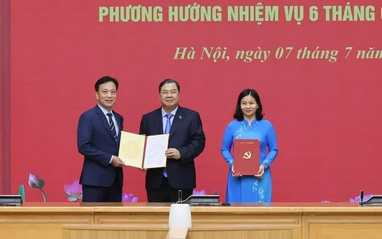Công bố quyết định thành lập cơ quan Đảng ủy Chính phủ Công bố quyết định thành lập cơ quan Đảng ủy Chính phủ