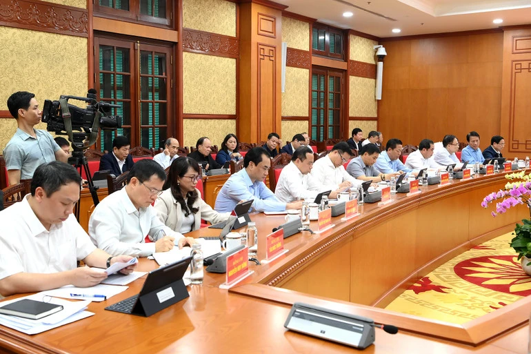 Công nghệ chiến lược phải gắn với chuỗi ngành công nghiệp trụ cột của nền kinh tế Công nghệ chiến lược phải gắn với chuỗi ngành công nghiệp trụ cột của nền kinh tế