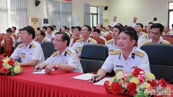 Công tác giáo dục chính trị - nền tảng xây dựng bản lĩnh, ý chí chiến đấu cho cán bộ, chiến sĩ