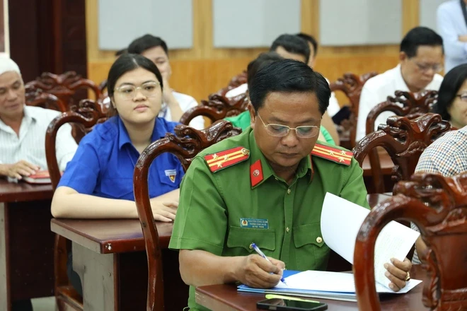 Cử tri 7 xã phía Tây TPHCM nêu nhiều vấn đề dân sinh “nóng”