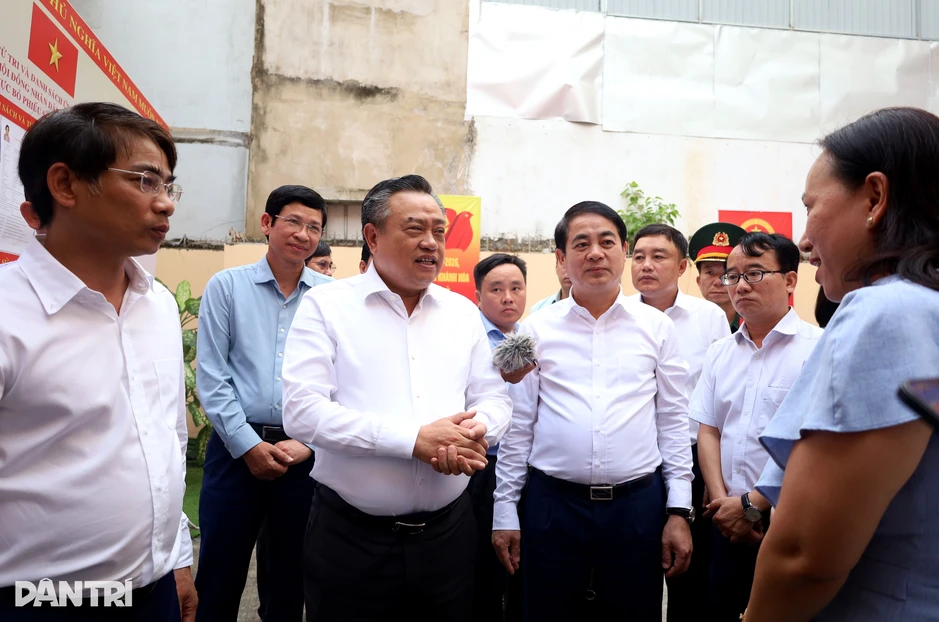 Cử tri đang đi du lịch tham gia bầu cử như thế nào? Cử tri đang đi du lịch tham gia bầu cử như thế nào?