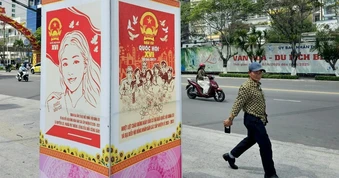 Cử tri đang đi du lịch tham gia bầu cử như thế nào?