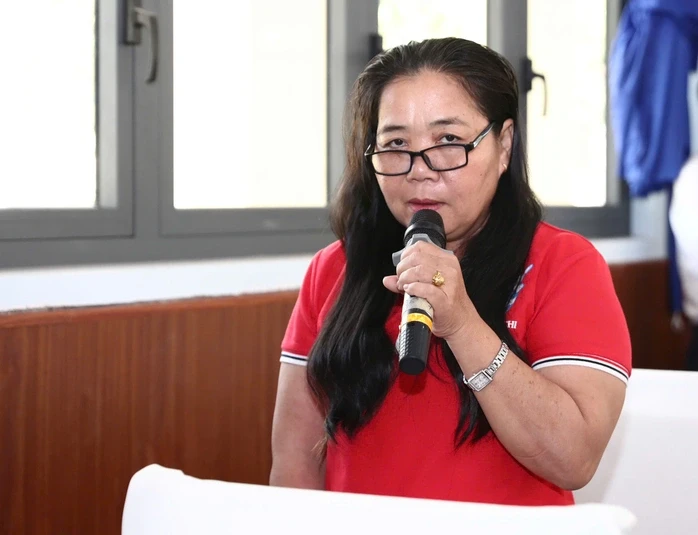 Cử tri đặt câu hỏi về thuế khoán cho ứng cử viên đại biểu Quốc hội Cử tri đặt câu hỏi về thuế khoán cho ứng cử viên đại biểu Quốc hội