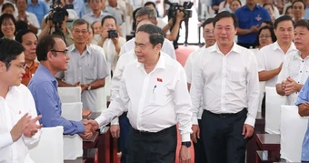Cử tri đặt câu hỏi về thuế khoán cho ứng cử viên đại biểu Quốc hội
