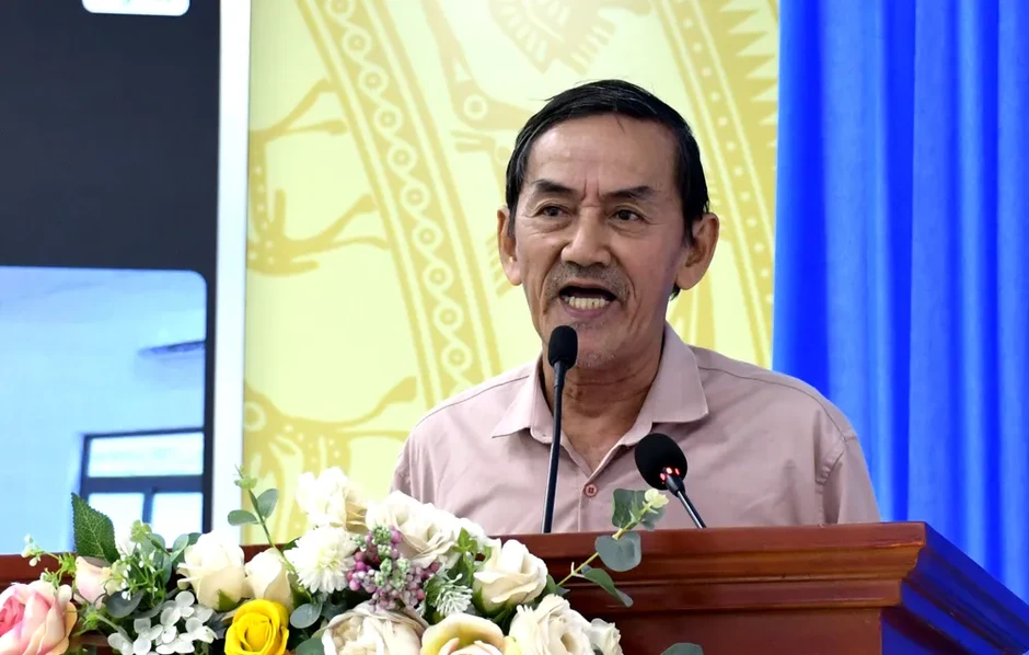 Cử tri đề nghị kết nối hạ tầng, phát triển bền vững du lịch biển Cử tri đề nghị kết nối hạ tầng, phát triển bền vững du lịch biển