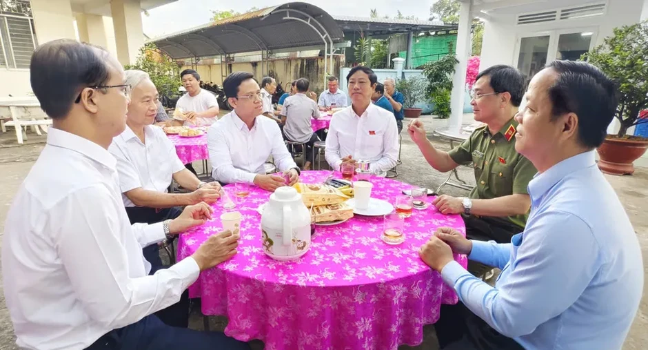 Cử tri đề nghị xử lý nghiêm người thông tin sai sự thật trên mạng xã hội Cử tri đề nghị xử lý nghiêm người thông tin sai sự thật trên mạng xã hội