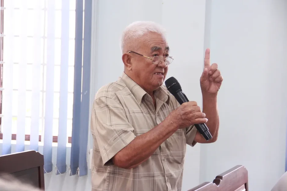 Cử tri đề nghị xử lý nghiêm người thông tin sai sự thật trên mạng xã hội Cử tri đề nghị xử lý nghiêm người thông tin sai sự thật trên mạng xã hội
