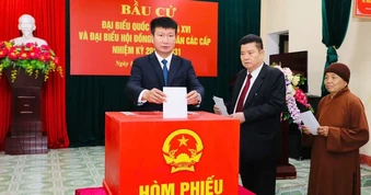 Cử tri đi bầu cử tại Ninh Bình đạt tỉ lệ 99,6%