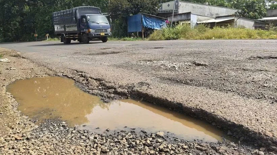 Cử tri Đồng Nai "điểm mặt" loạt điểm đen ngập úng, kẹt xe tại kỳ họp HĐND Cử tri Đồng Nai "điểm mặt" loạt điểm đen ngập úng, kẹt xe tại kỳ họp HĐND