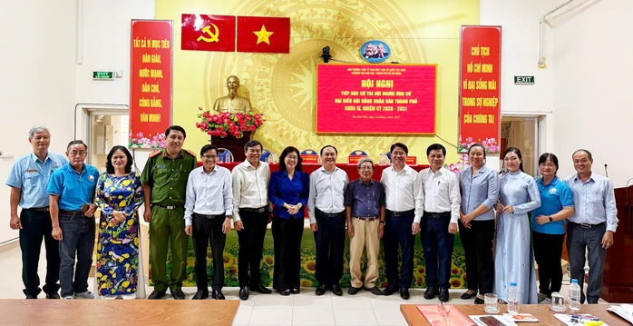Cử tri gửi gắm nhiều tâm tư, kỳ vọng đến ứng cử viên đại biểu HĐND TPHCM Cử tri gửi gắm nhiều tâm tư, kỳ vọng đến ứng cử viên đại biểu HĐND TPHCM