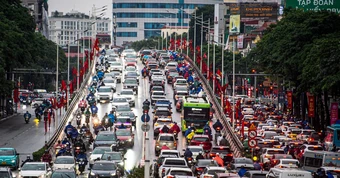 Cử tri Hà Nội kiến nghị hạn chế phương tiện cá nhân vào một số khu vực trung tâm