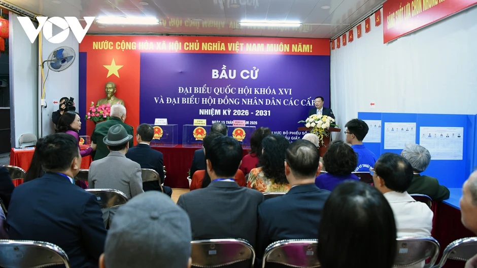 Cử tri Hà Nội náo nức trong Ngày hội non sông