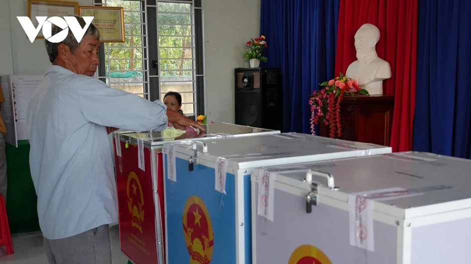 Cử tri Khánh Hòa mong sớm triển khai nhà máy điện hạt nhân
