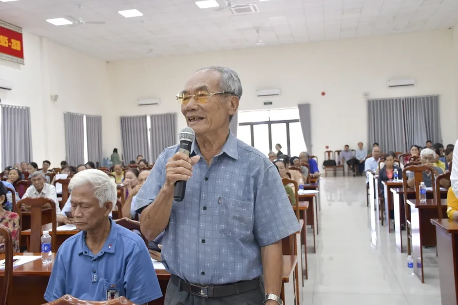 Cử tri mong có giải pháp cụ thể cho tăng ca trái quy định, ô nhiễm môi trường Cử tri mong có giải pháp cụ thể cho tăng ca trái quy định, ô nhiễm môi trường