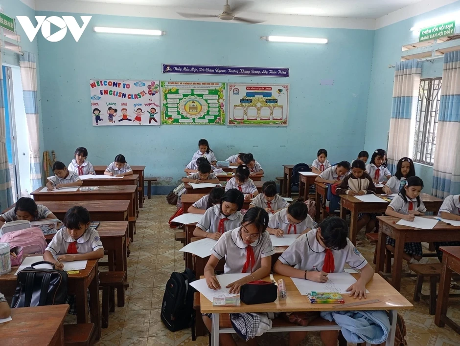 Cử tri phía Nam tỉnh Khánh Hòa mong sớm đồng bộ chính sách sau hợp nhất Cử tri phía Nam tỉnh Khánh Hòa mong sớm đồng bộ chính sách sau hợp nhất